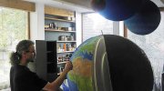expozice-planetarium-model-zemekoule-03